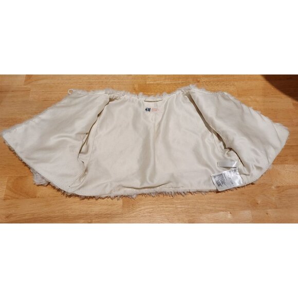 H&M Girls White Faux Fur Bolero Jacket With Sequin Button (US 6-7Y) - Picture 3 of 7